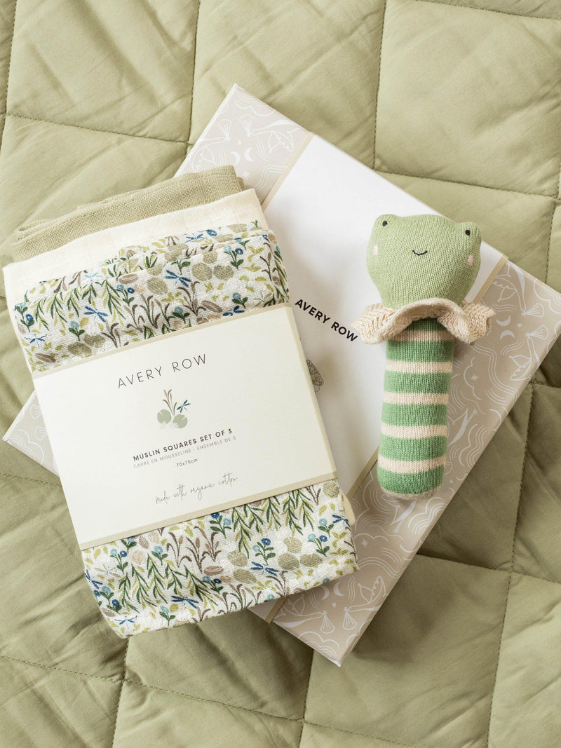 Avery Row Rattle & Muslin Gift Set Riverbank (British brand)