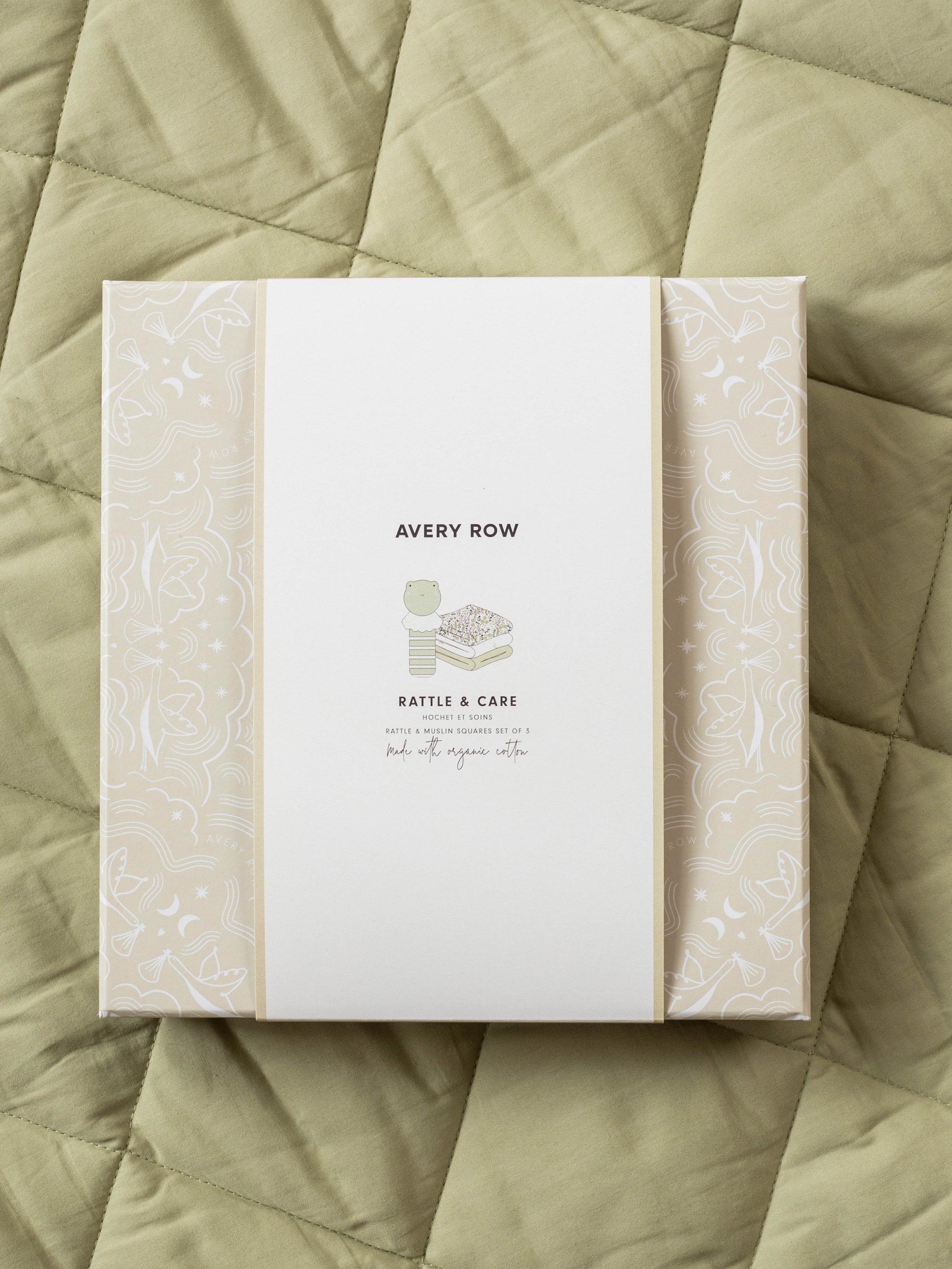 Avery Row Rattle & Muslin Gift Set Riverbank (British brand)