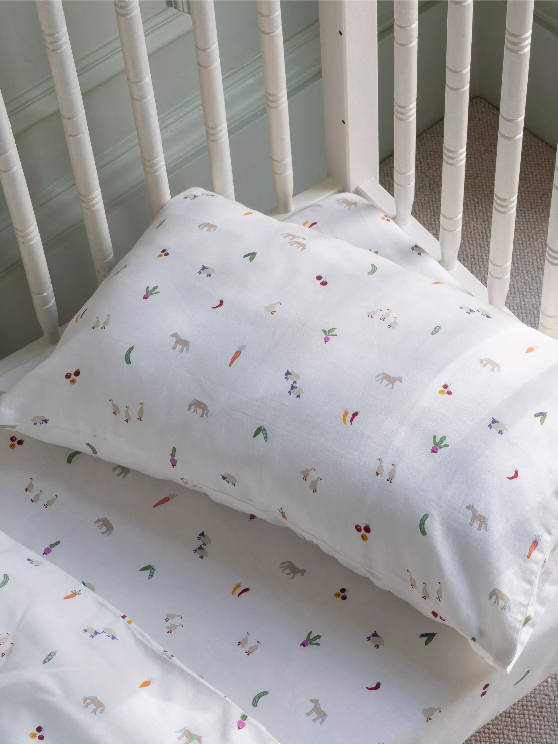 Avery Row Little Farm duvet cover set for cotbed, UK version