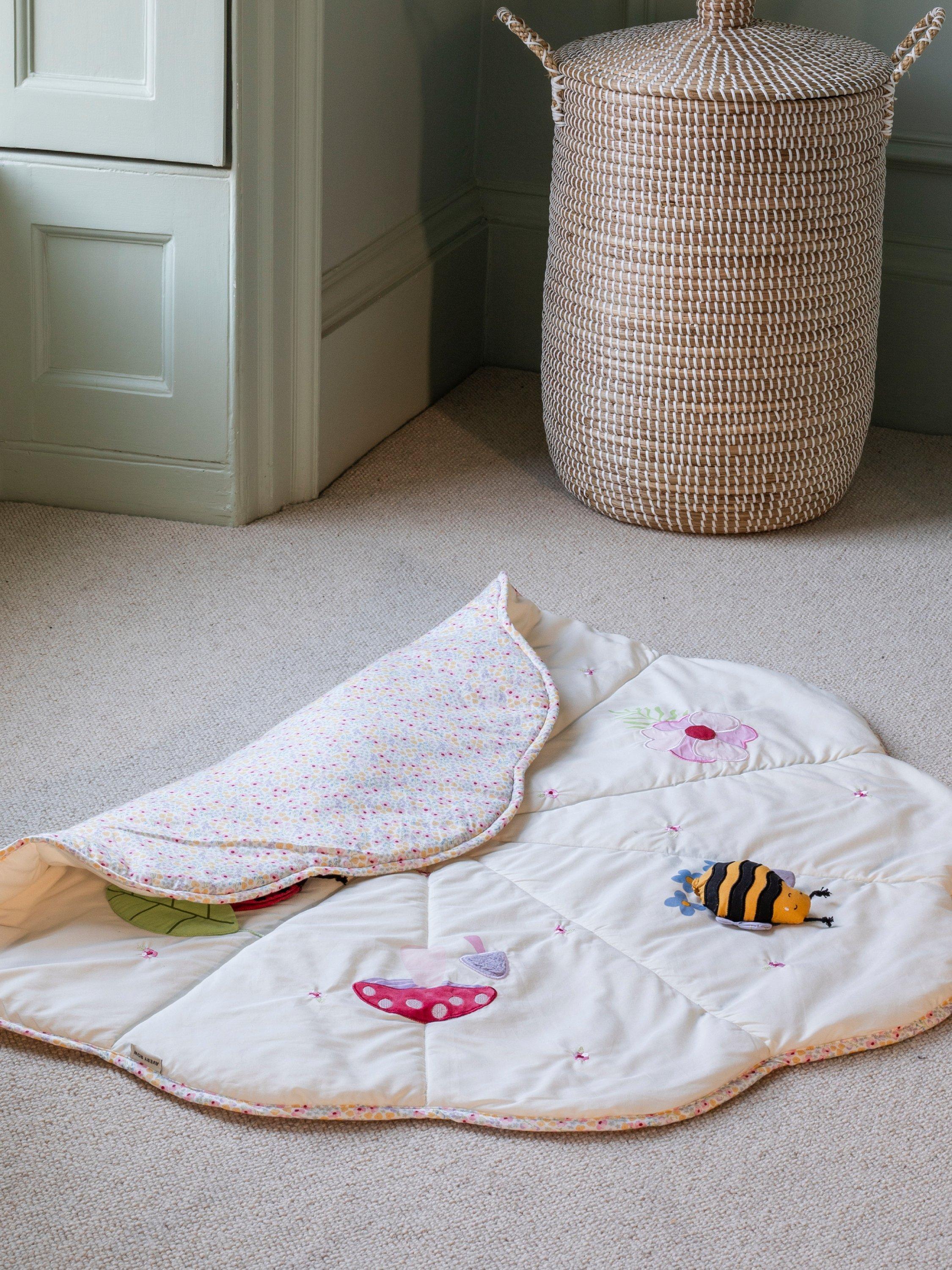 Avery Row Wildflower Garden activity mat 100cm - British product