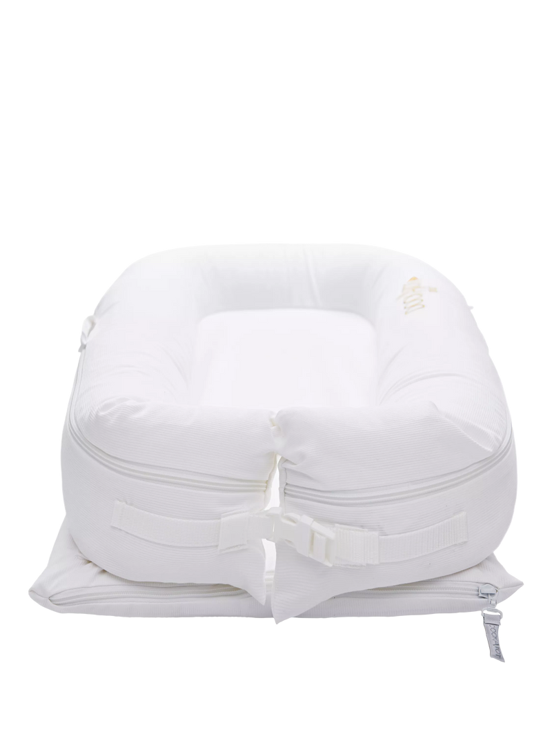 DockATot Deluxe+ baby pod cover white, UK version