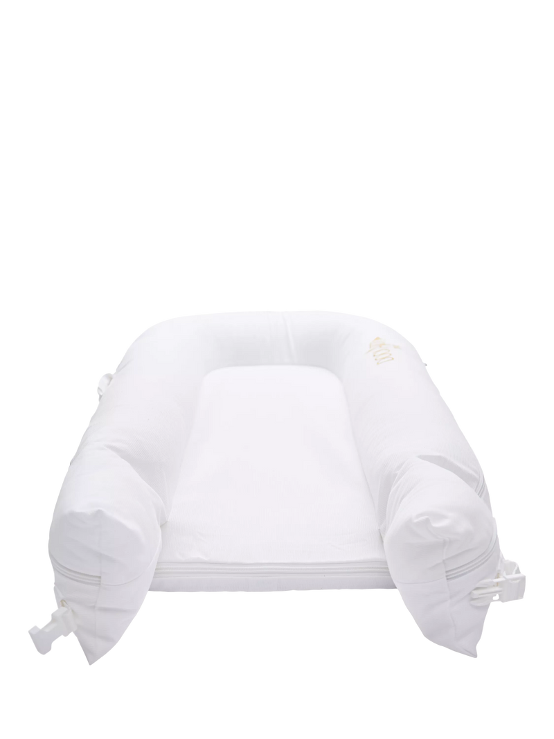 DockATot Deluxe+ baby pod cover white, UK version