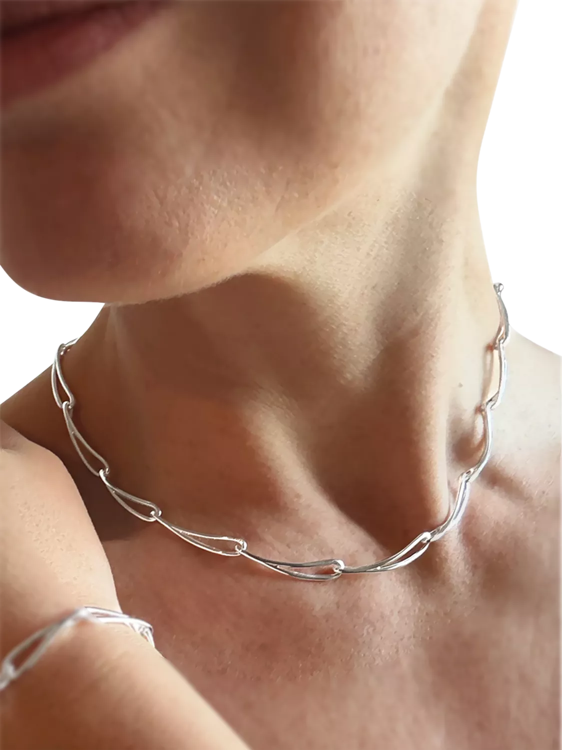 Nina B sterling silver slim loop link necklace, UK version