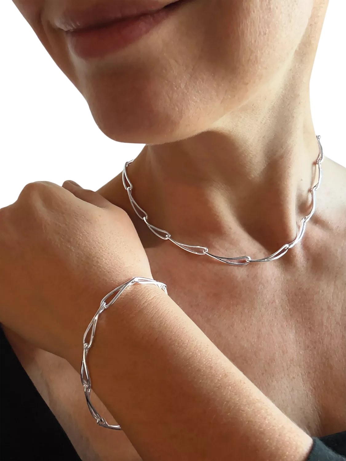 Nina B sterling silver slim loop link necklace, UK version