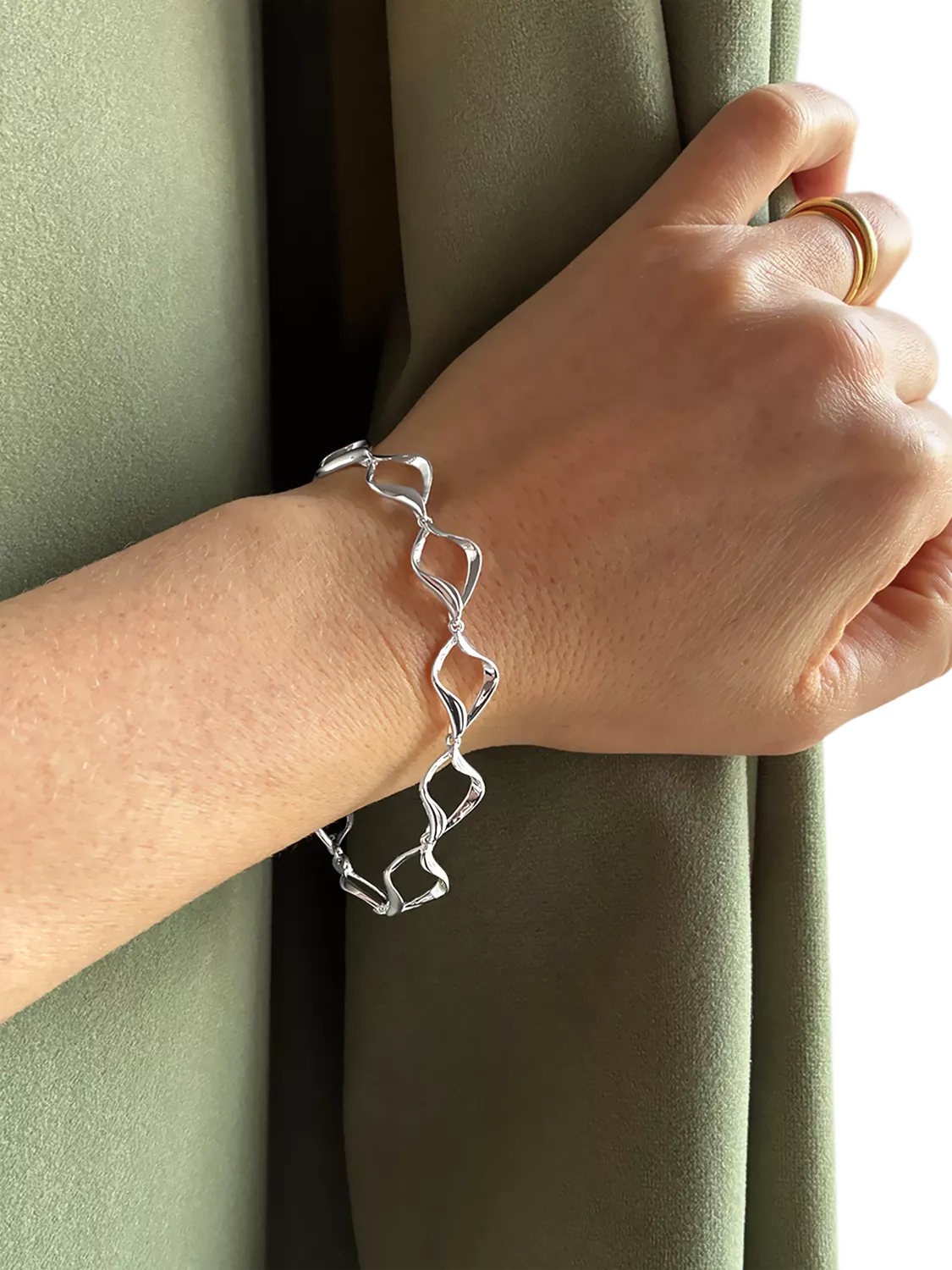 Nina B sterling silver open link bracelet 19cm, UK version
