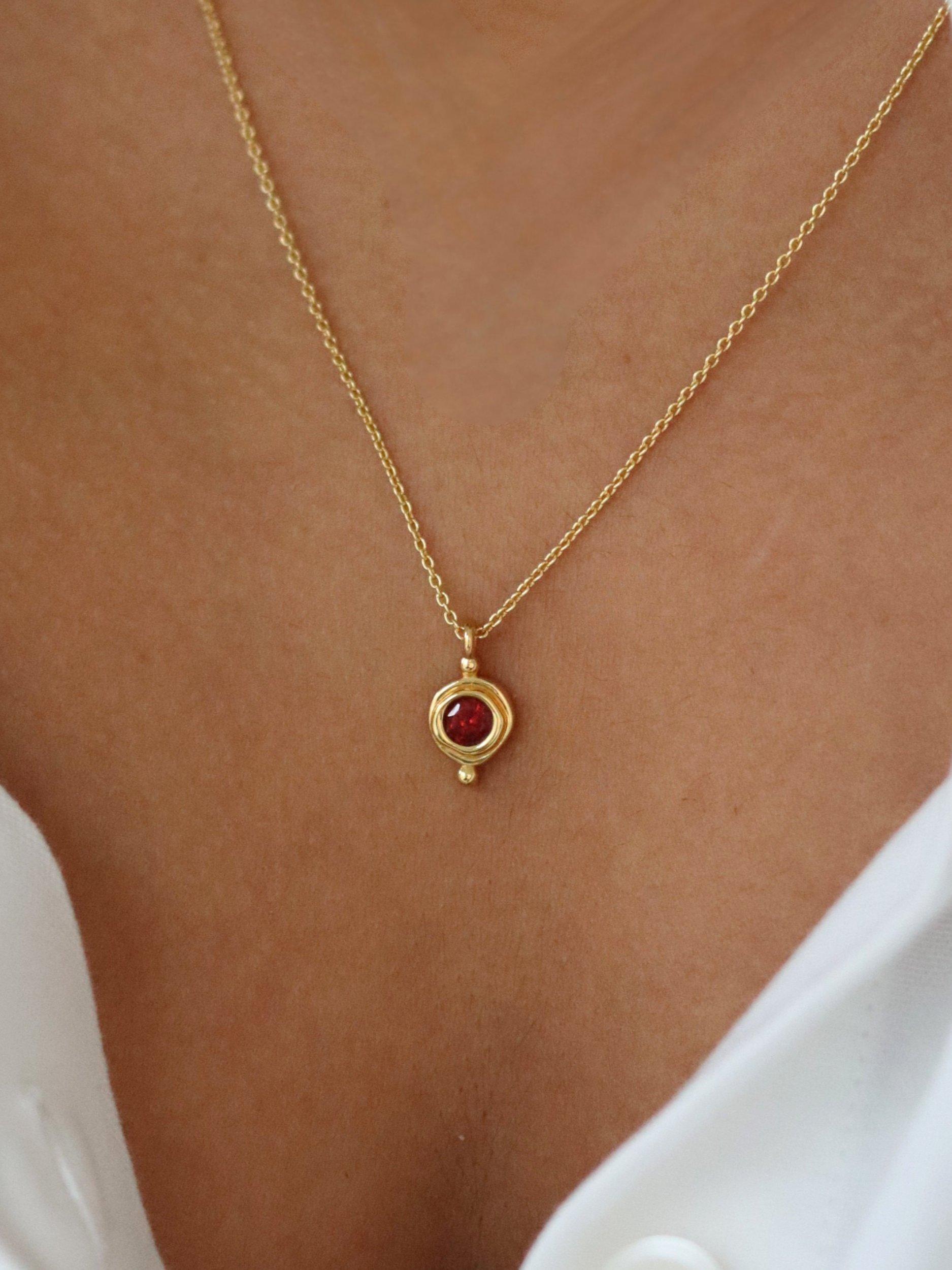 Ottoman Hands birthstone necklace garnet gold-plated 16 inch - British product