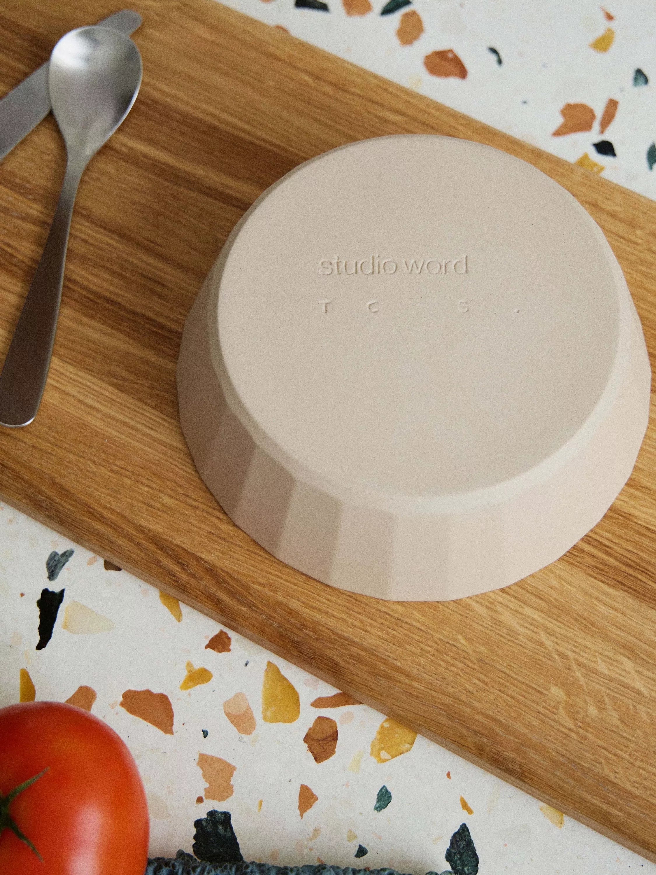 The Conran Shop Shapes Porcelain serve bowl 19cm Oatmeal - British product
