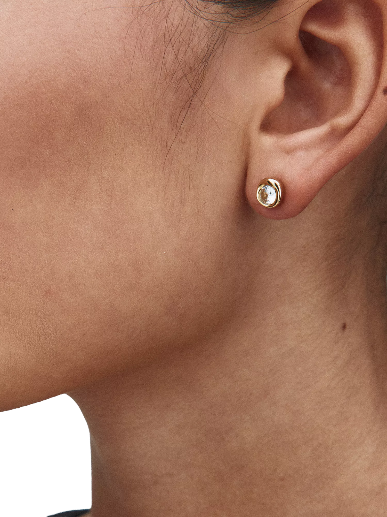 EDBLAD stud earrings gold cubic zirconia 7mm (British brand)