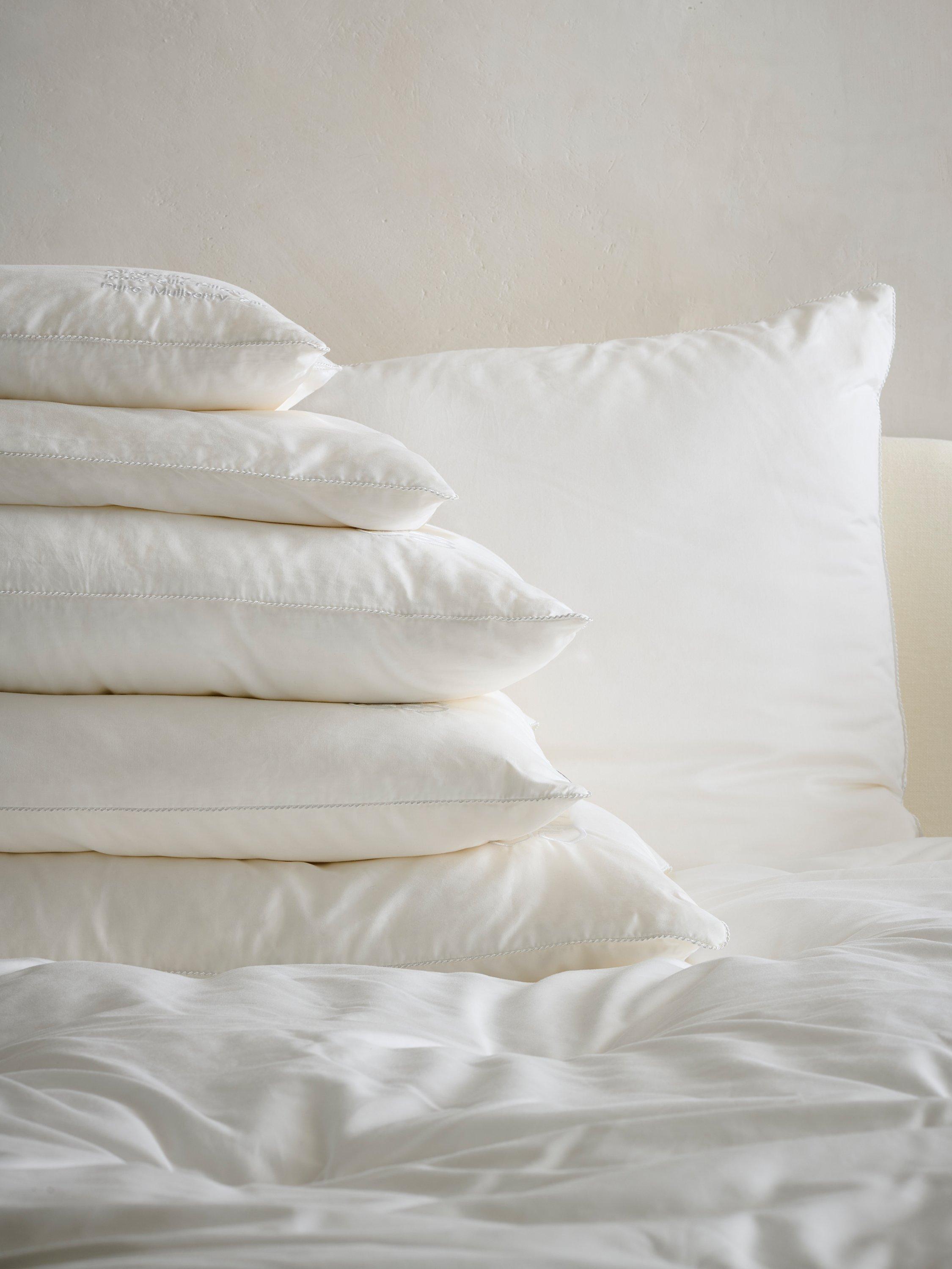 Gingerlily Silk King Pillow White (British brand)