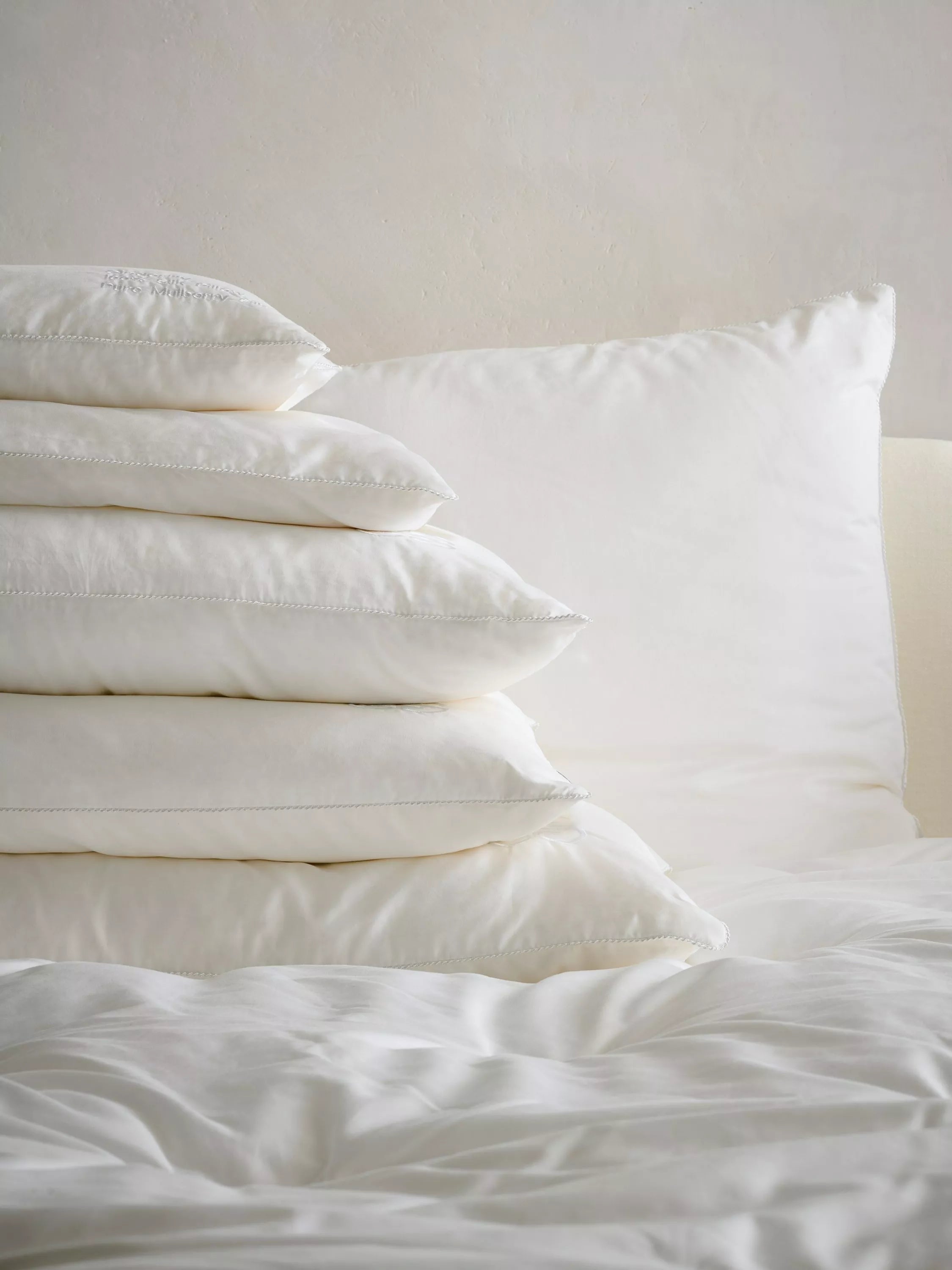 Gingerlily Silk King Pillow White (British brand)