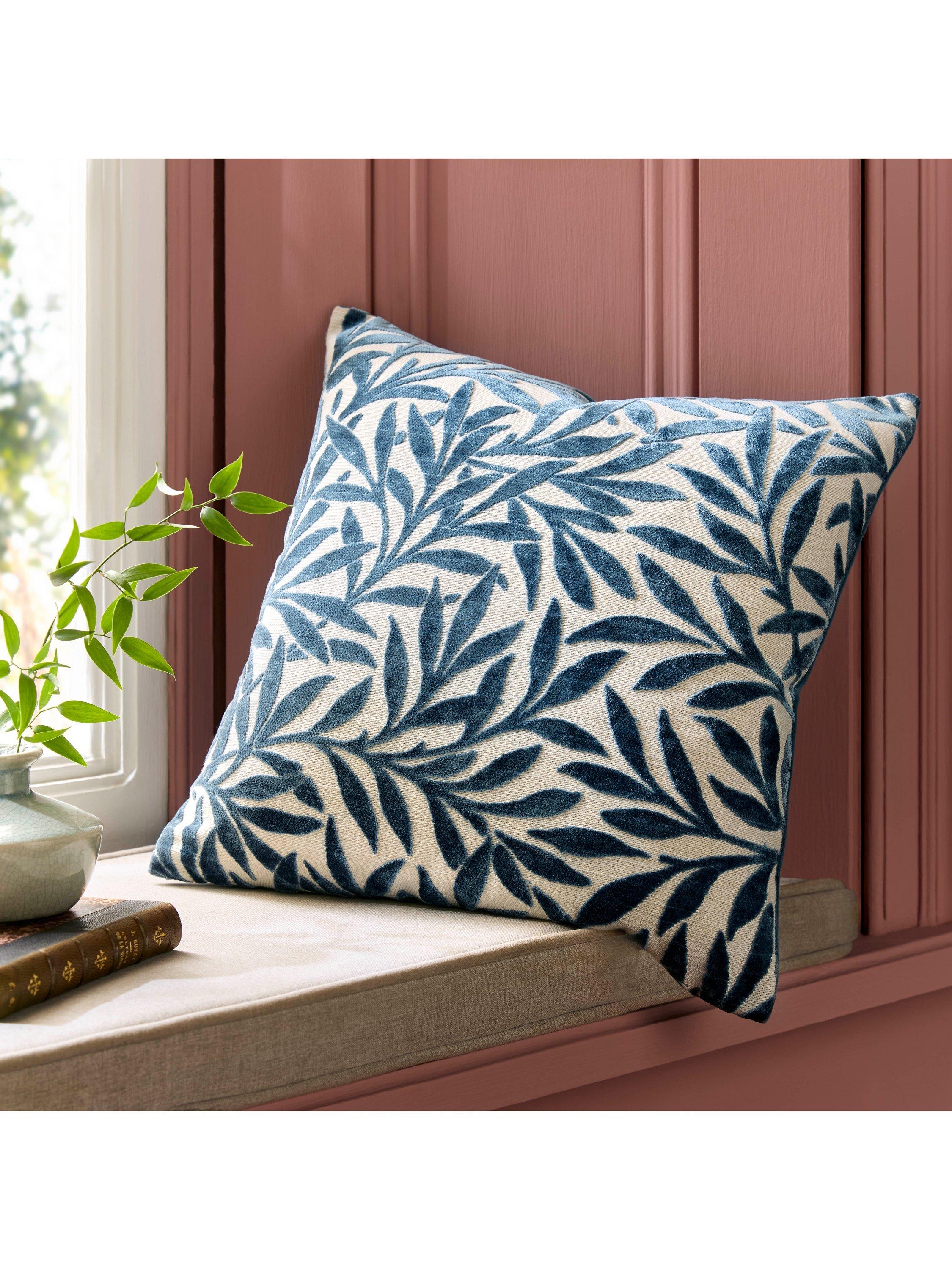 William Morris At Home Willow cushion 43x43cm, UK version
