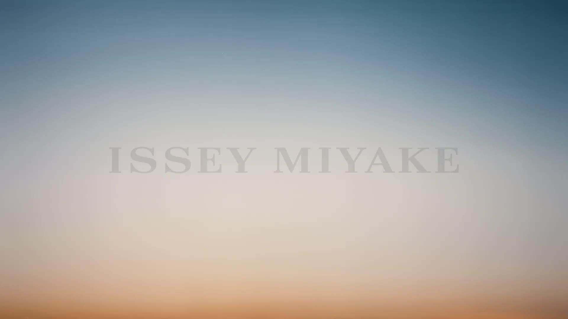 Issey Miyake Lumière d'Issey Eau de Parfum 100ml, imported from the UK
