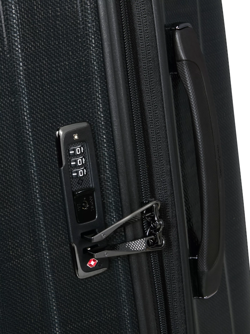 Samsonite Nexis 70cm expandable hard-sided suitcase, UK version