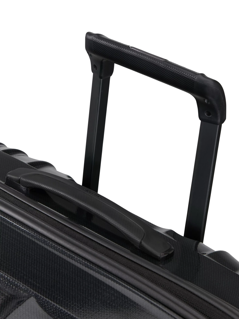 Samsonite Nexis 70cm expandable hard-sided suitcase, UK version
