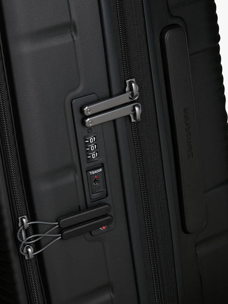 Samsonite Paralux 67cm medium suitcase (British brand)