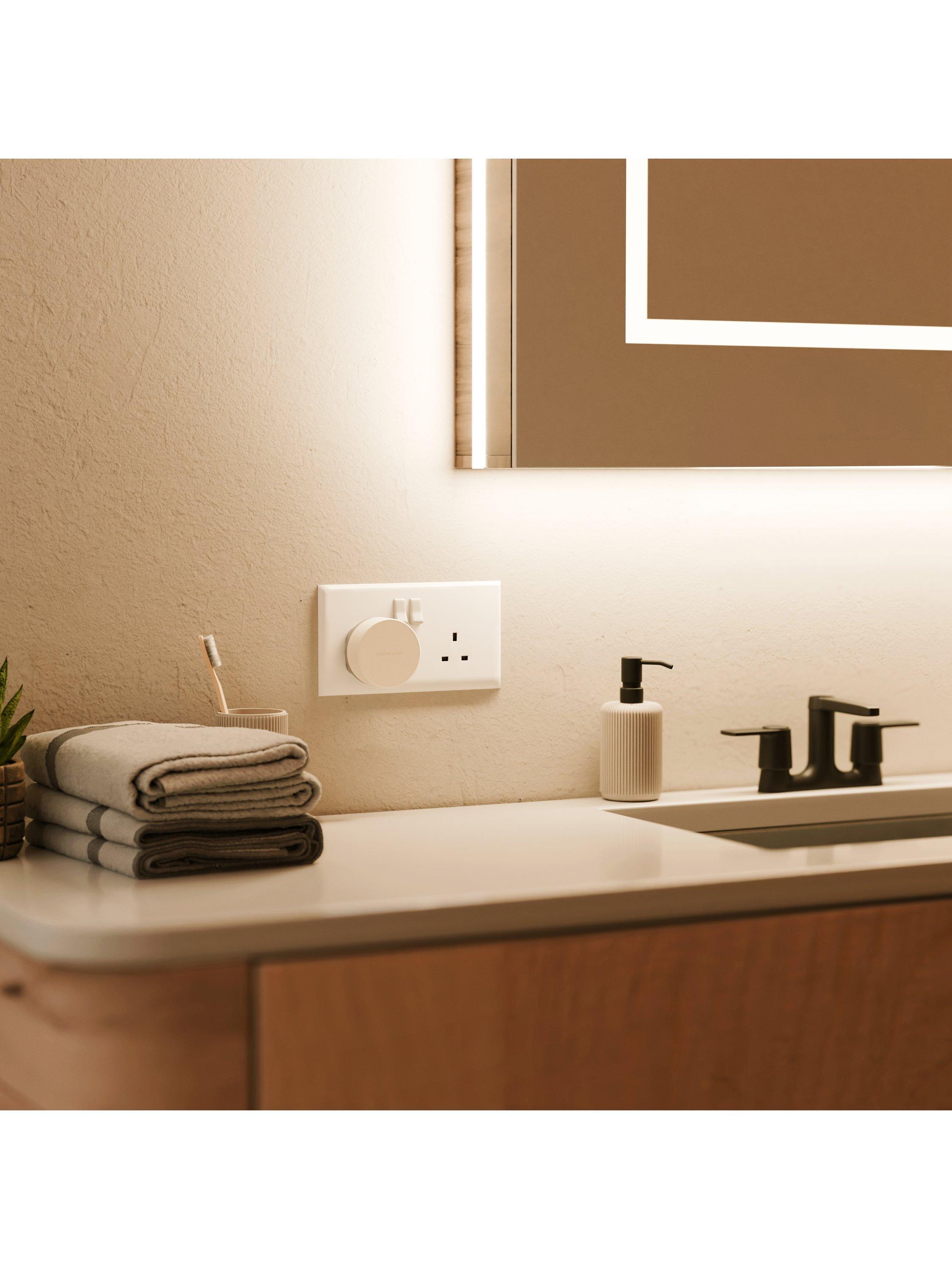 Twelve South PowerBug magnetic wireless charging pad Dune, UK version