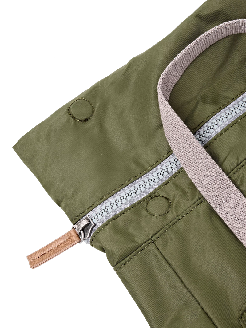 ROKA London Canfield medium backpack 15L green, UK version