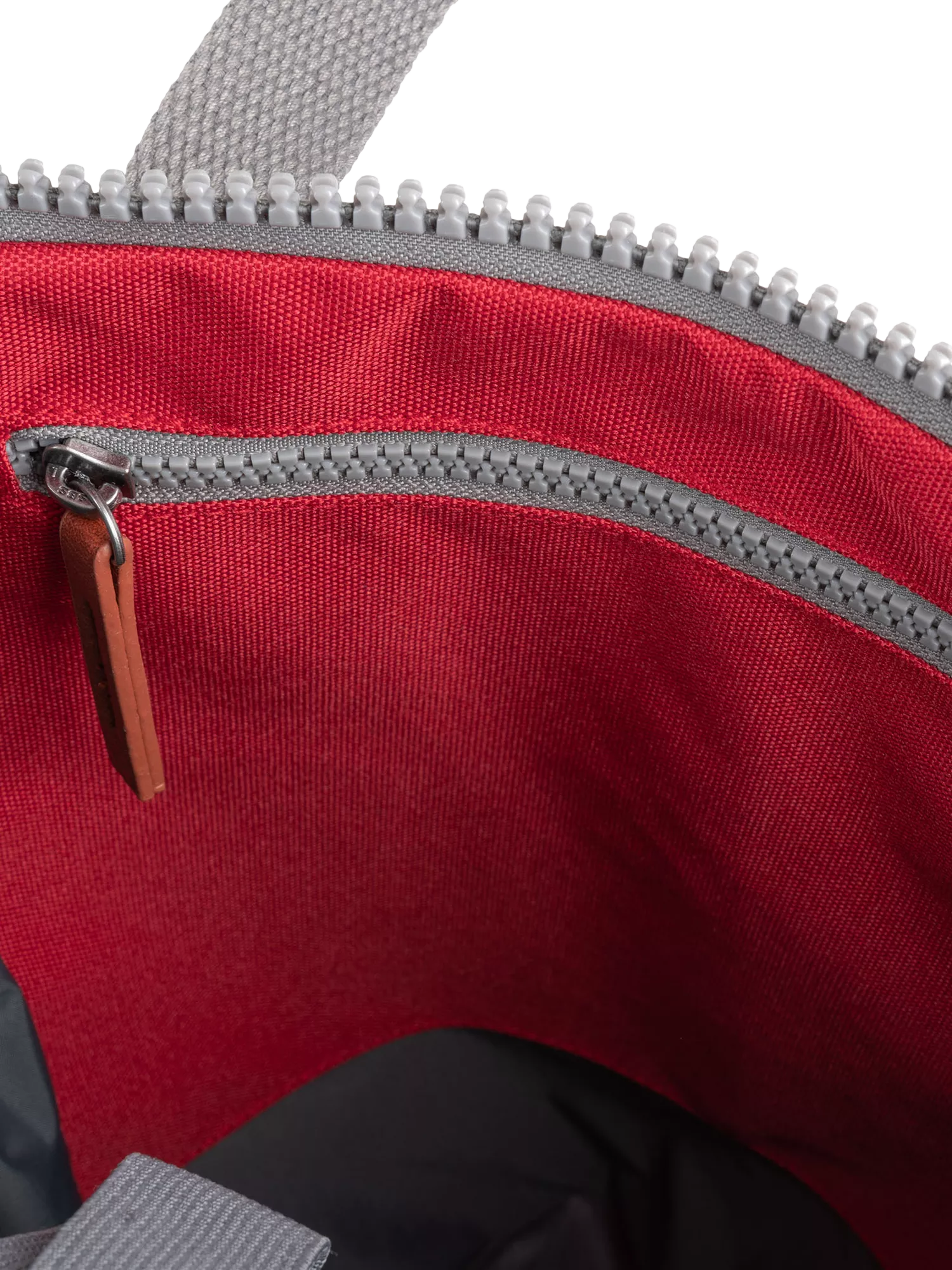 ROKA London Finchley medium backpack 15L red (British brand)