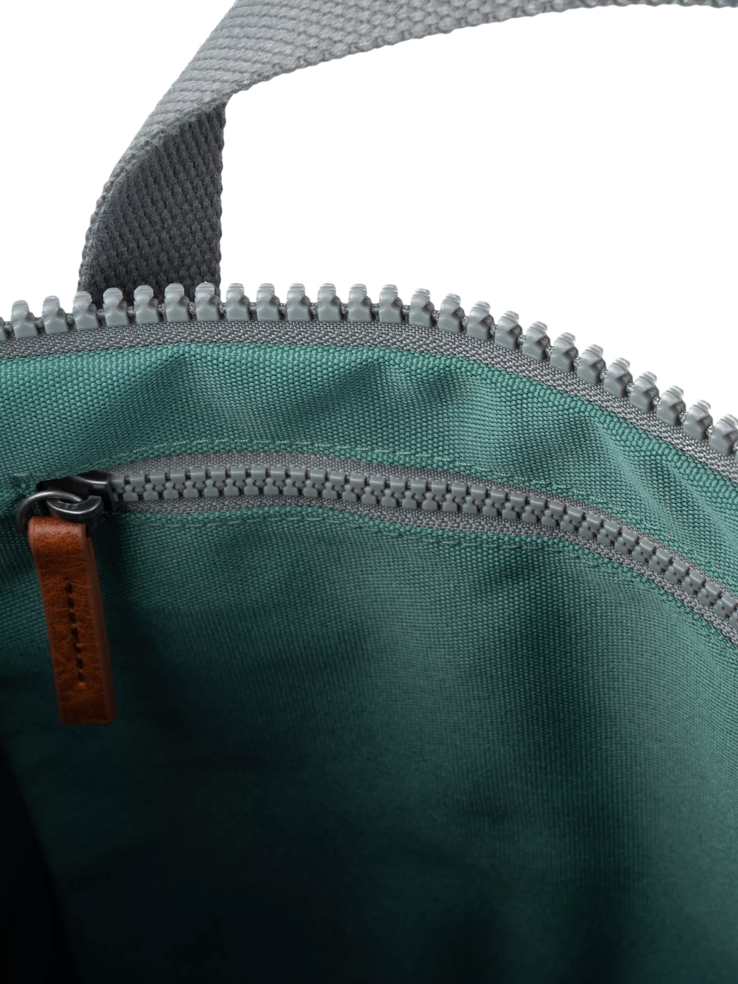 ROKA London backpack Finchley medium 15L green - British product