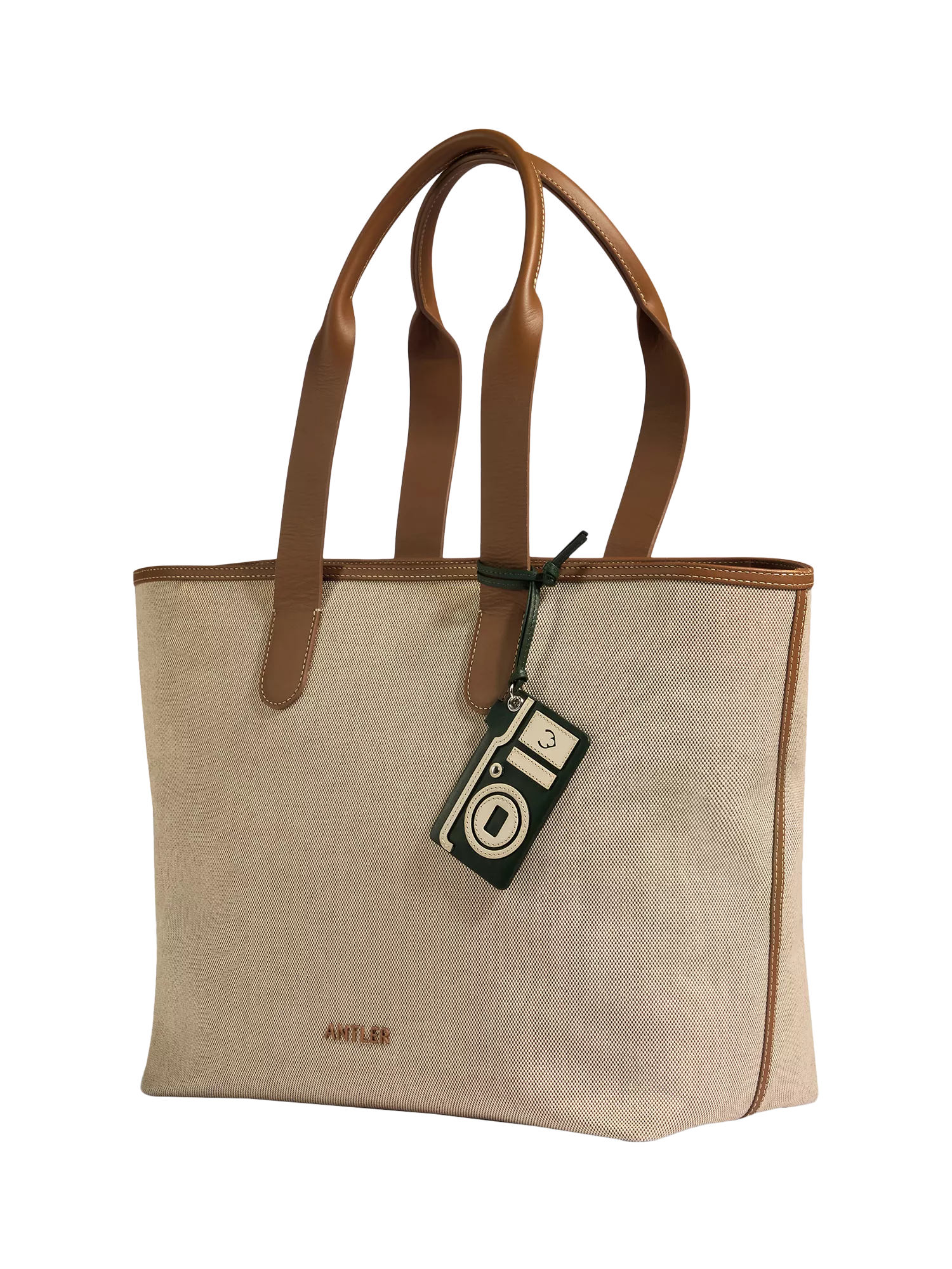 Antler Camera Heritage luggage tag in Cedar, UK version