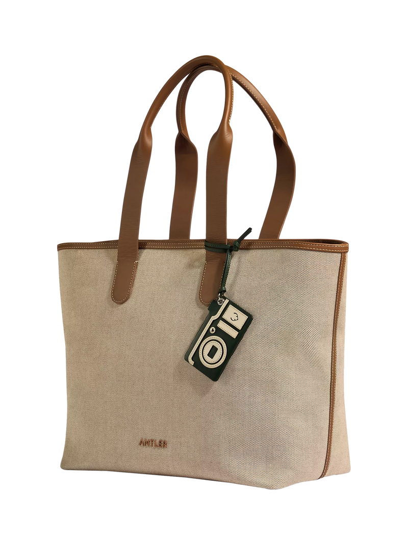 Antler Camera Heritage luggage tag in Cedar, UK version