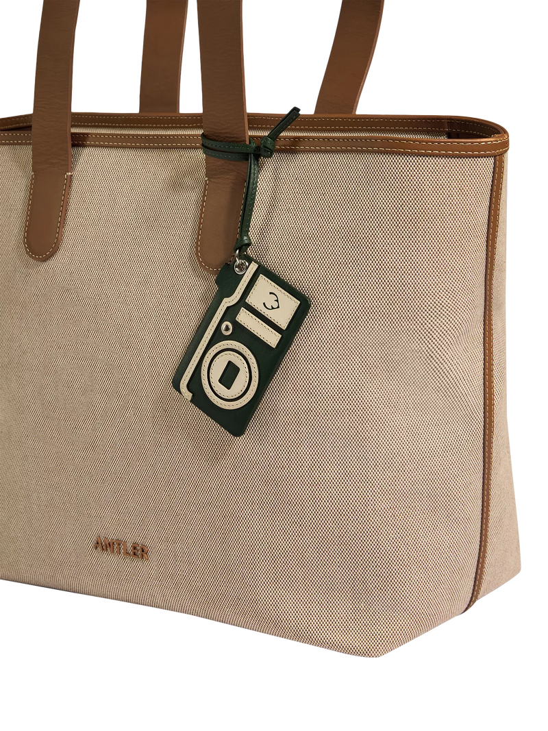 Antler Camera Heritage luggage tag in Cedar, UK version