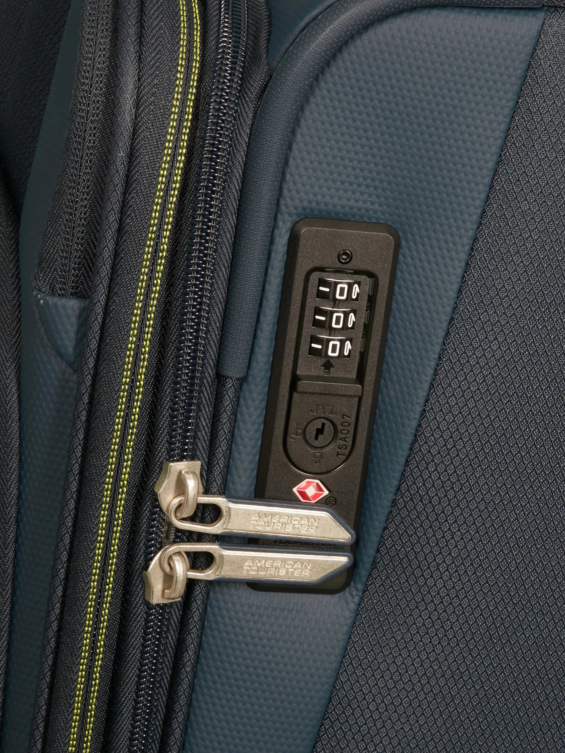 American Tourister Wanderlite cabin case 43L, UK version