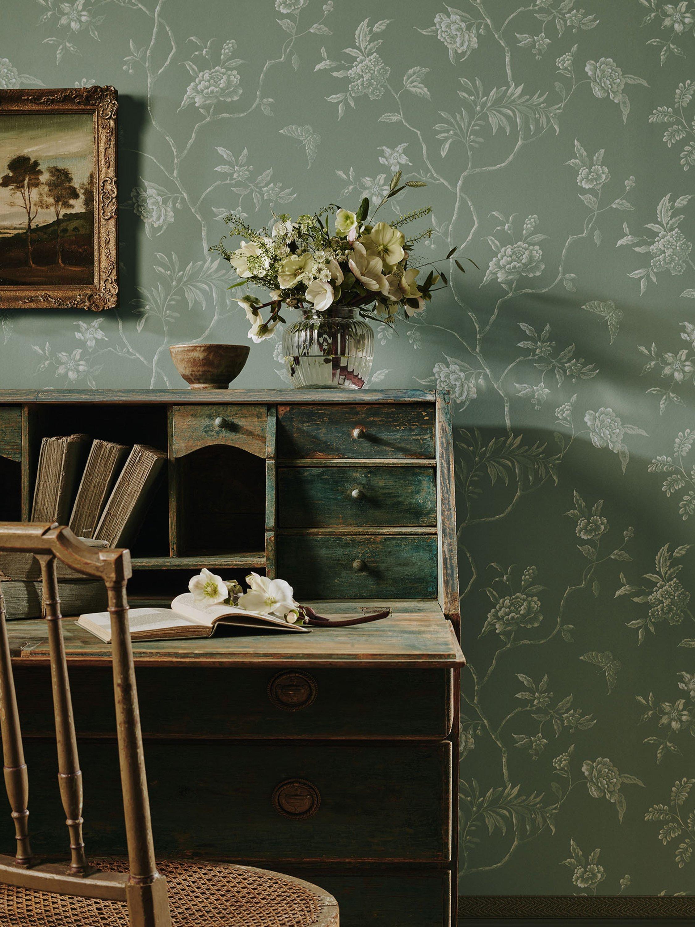 Colefax and Fowler Delancey wallpaper, 52cm x 10m - British brand