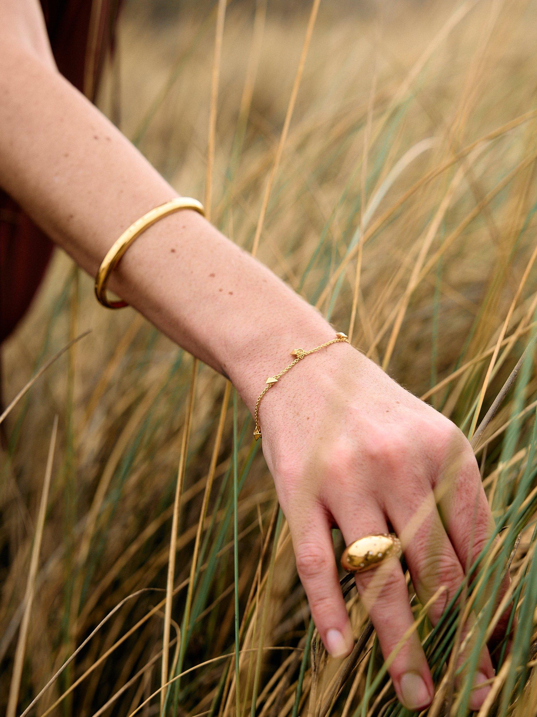 Rachel Jackson London Dreamcatcher Bird Choker Bracelet in Gold, UK version
