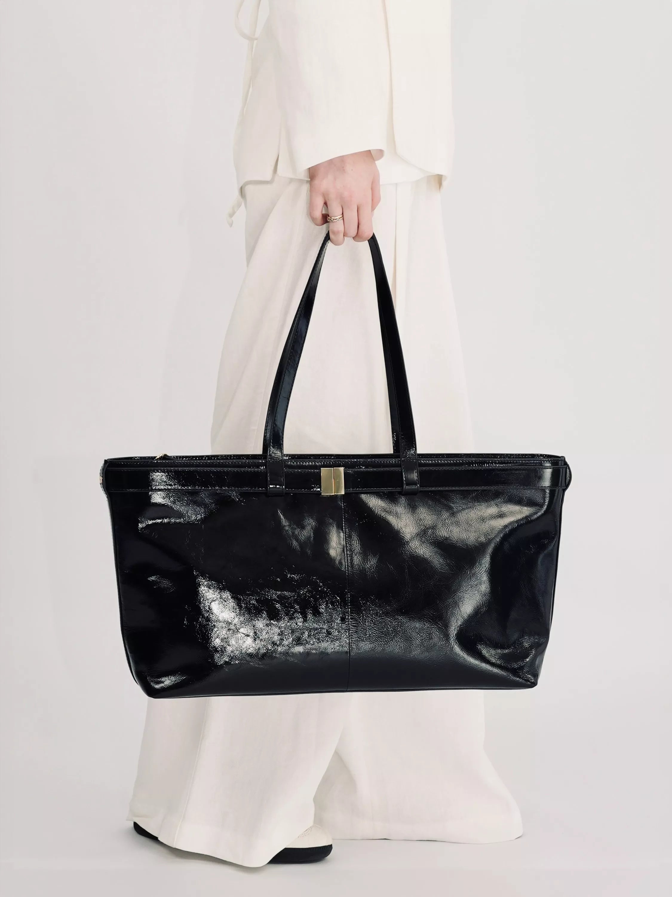 Apatchy London Esme leather handbag black, imported from the UK