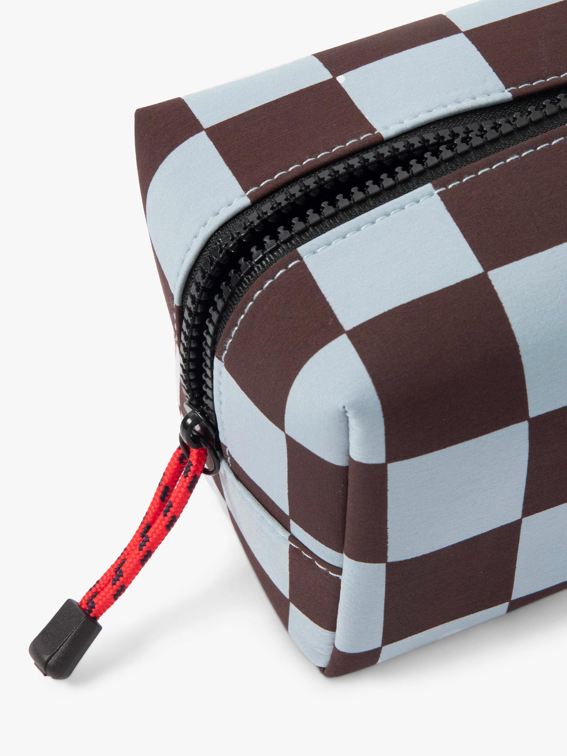 Caroline Gardner check grooming bag wine/blue UK version