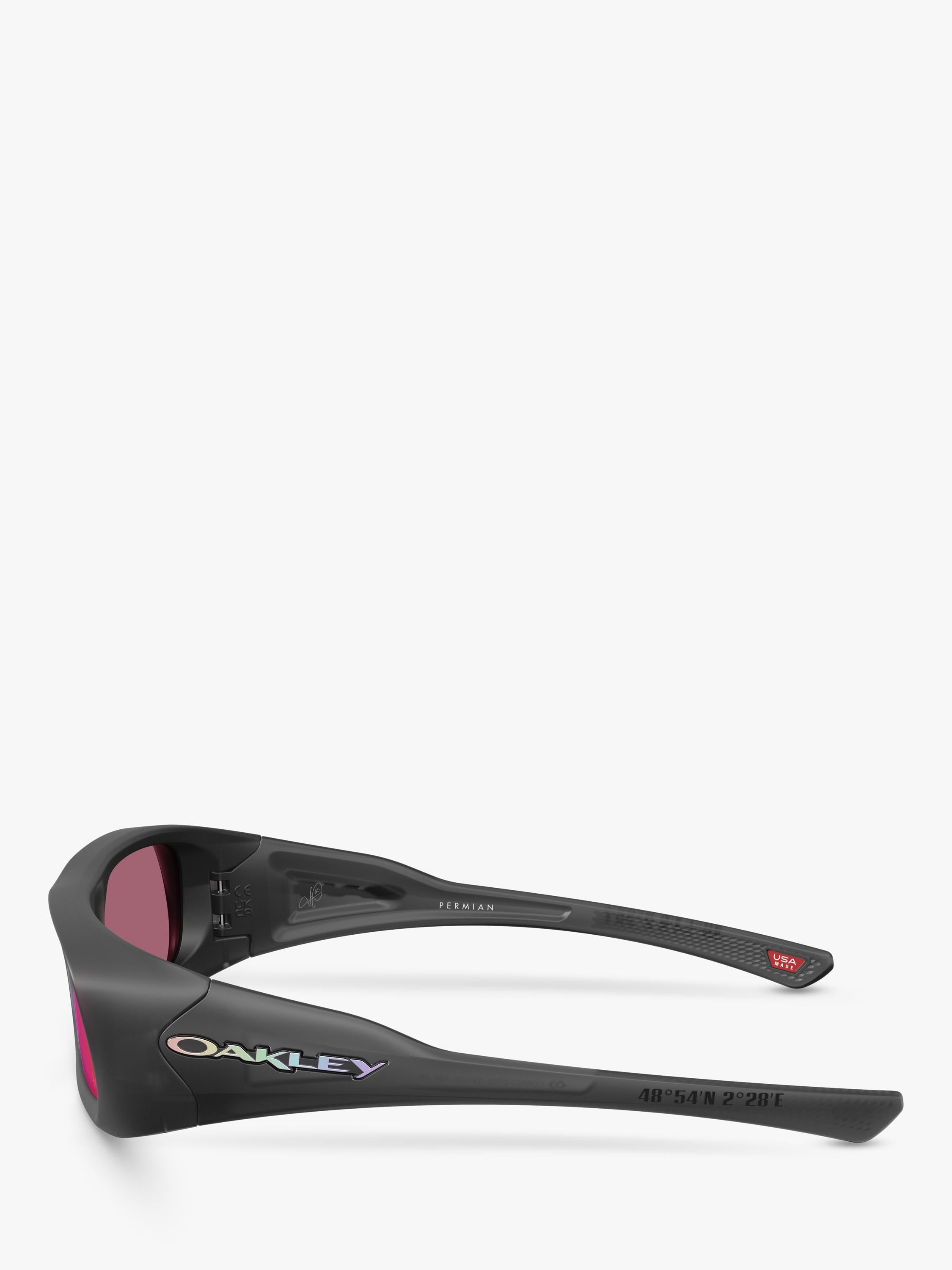 Oakley matte black rectangular sunglasses 59mm, imported from the UK