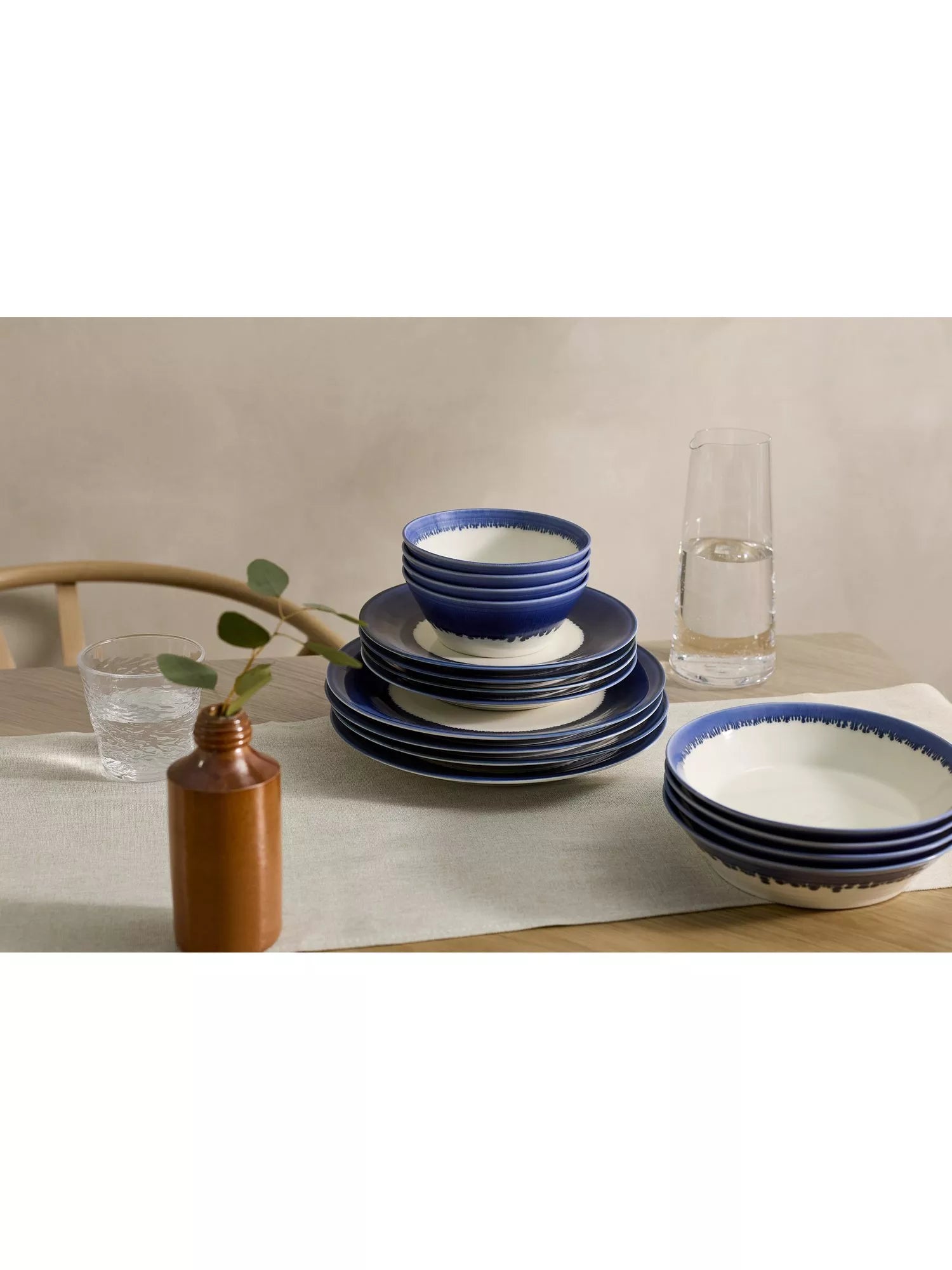 Royal Doulton Pacific Glaze dinnerware set 16 piece (British brand)