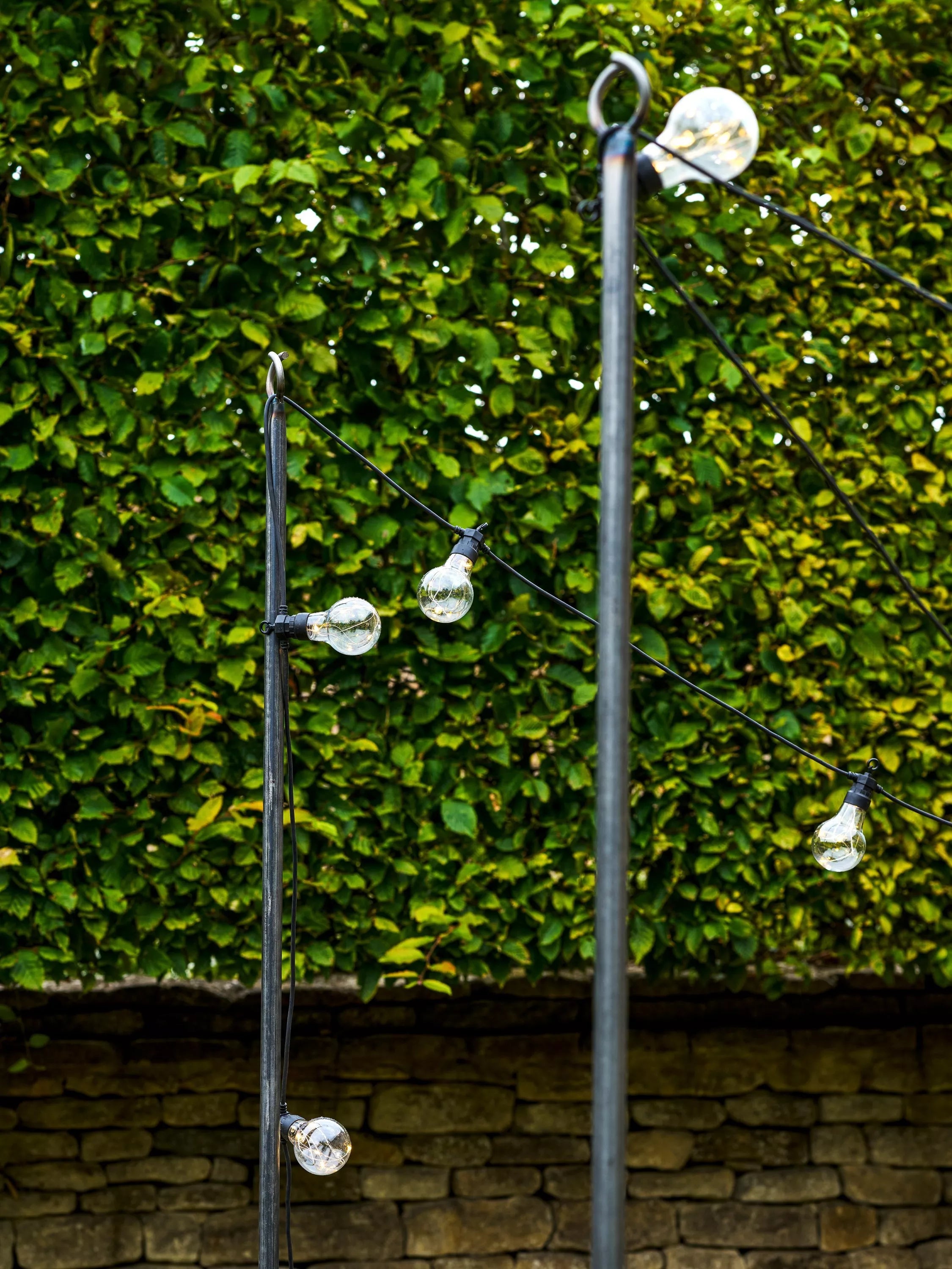 Garden Trading festoon lighting pole black 275cm, imported from the UK