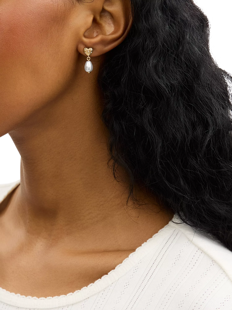 Coach heart drop pearl earrings, UK version