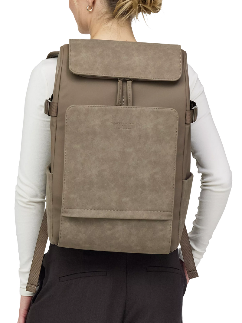 Kapten & Son Bali backpack 25L Walnut - British product