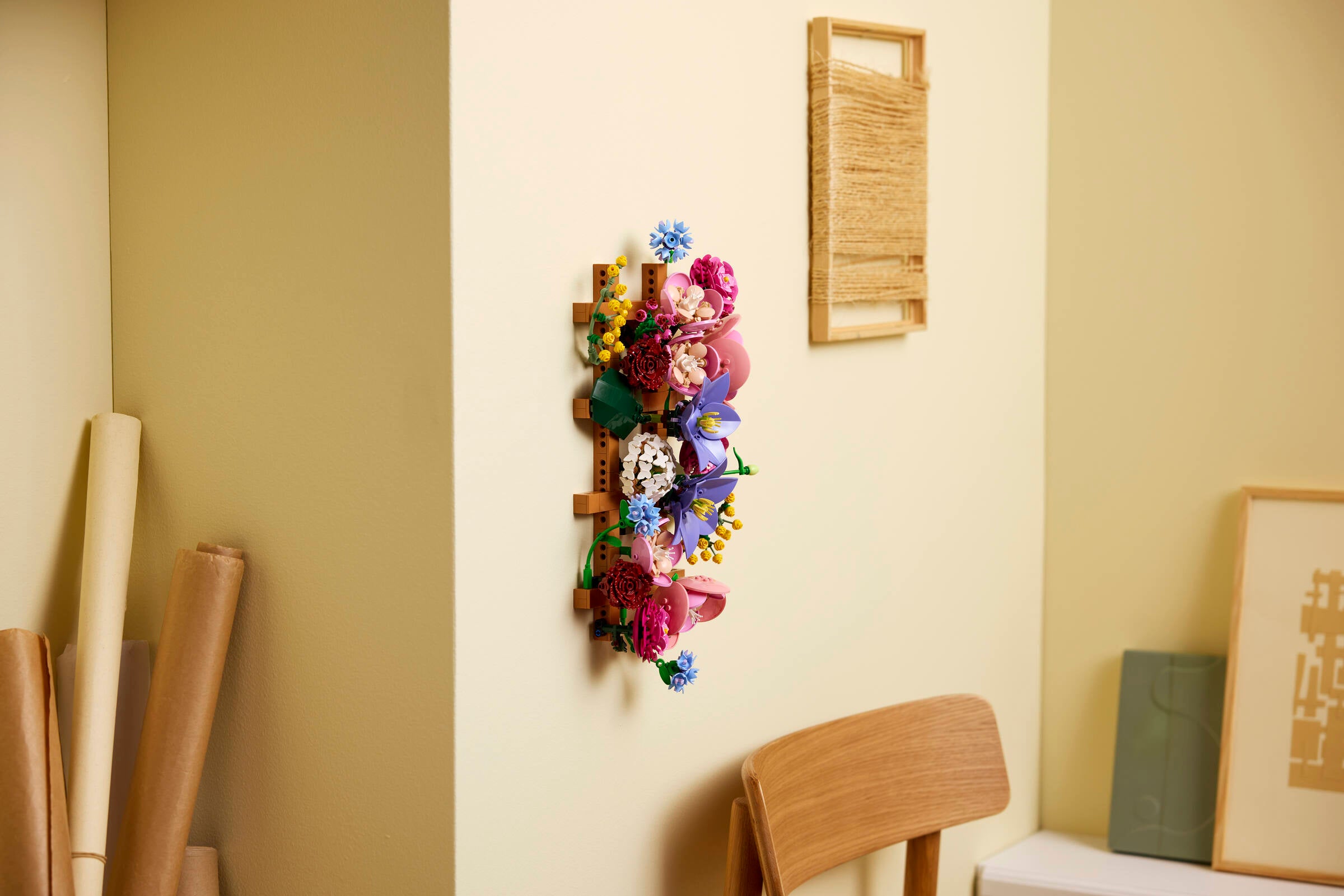 LEGO Botanicals Flower Wall building set 879 pieces, UK version