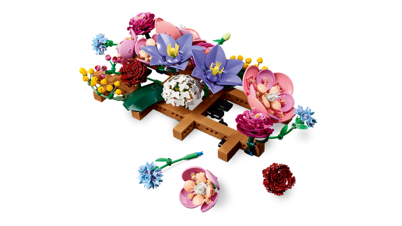 LEGO Botanicals Flower Wall building set 879 pieces, UK version