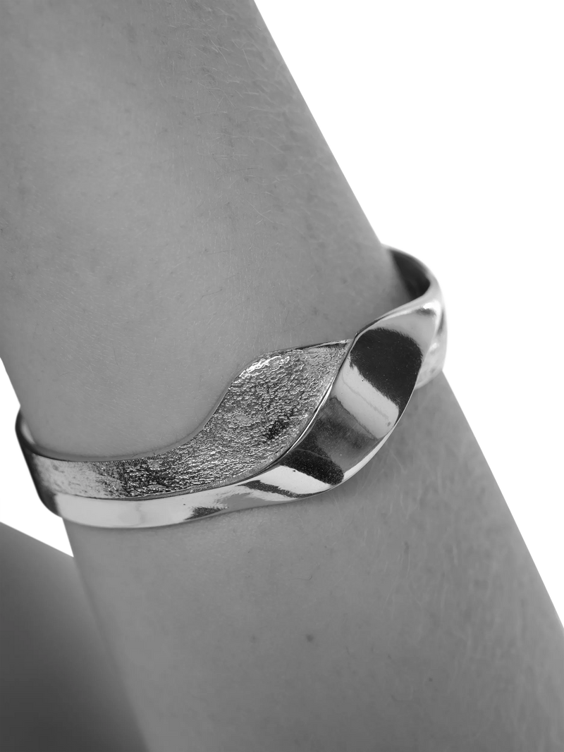TUTTI silver wave bangle recycled metal - British product