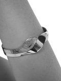 TUTTI silver wave bangle recycled metal - British product