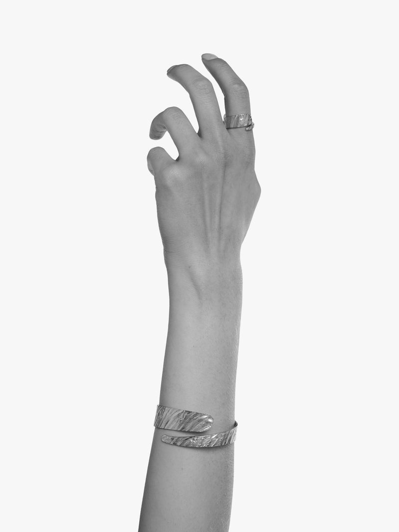TUTTI textured wrap bangle silver, UK version