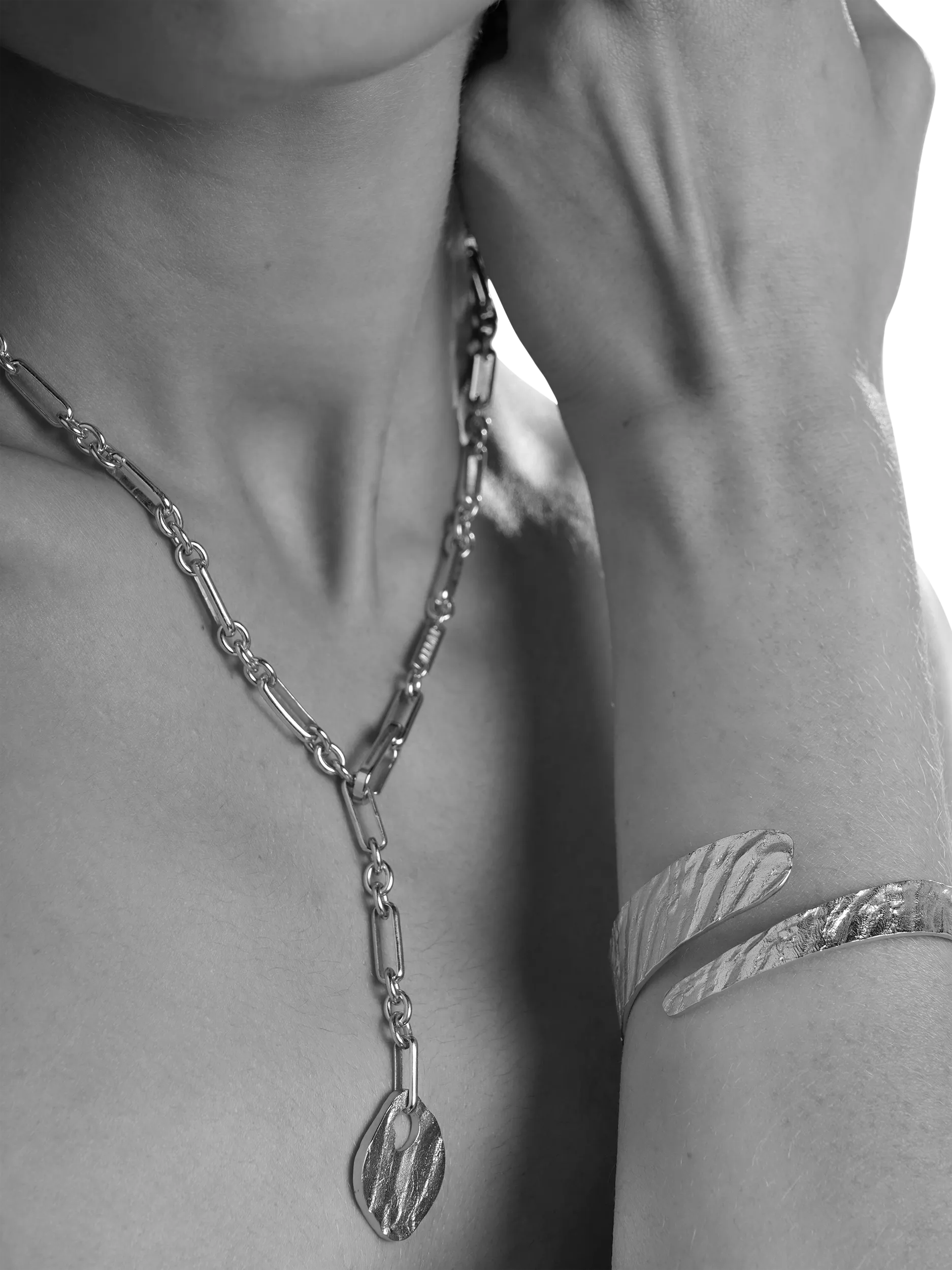 TUTTI textured wrap bangle silver, UK version