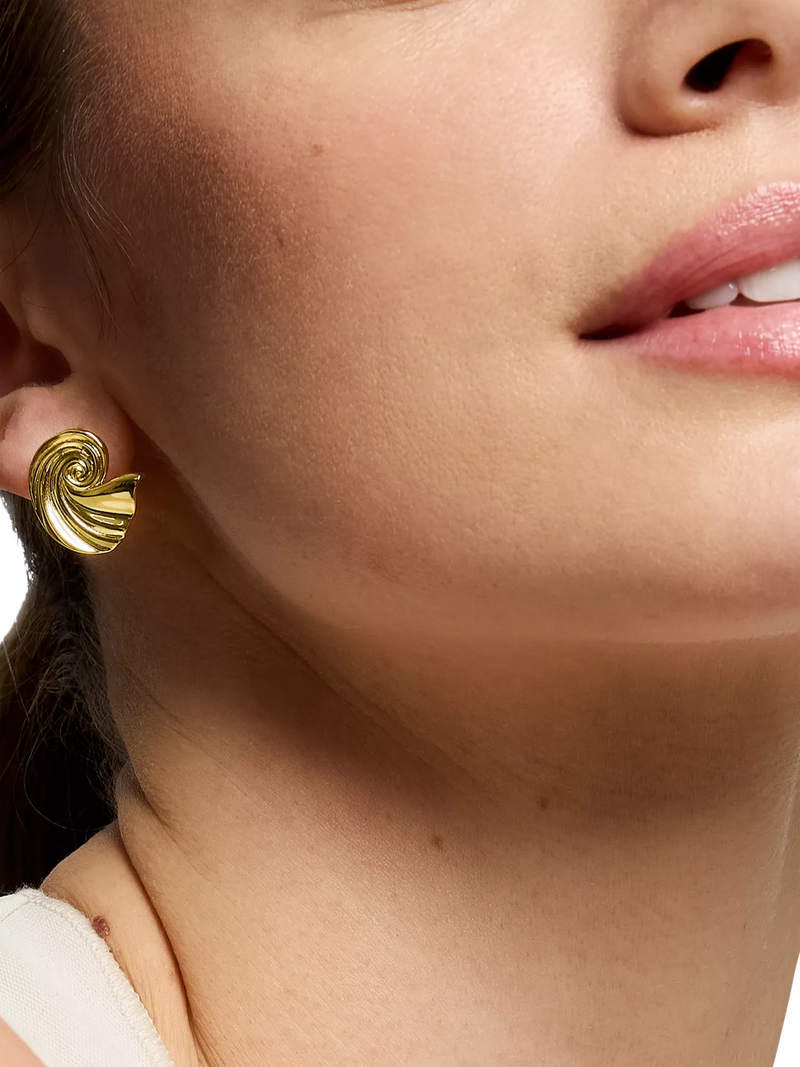 Ottoman Hands waterproof wave stud earrings gold (British brand)