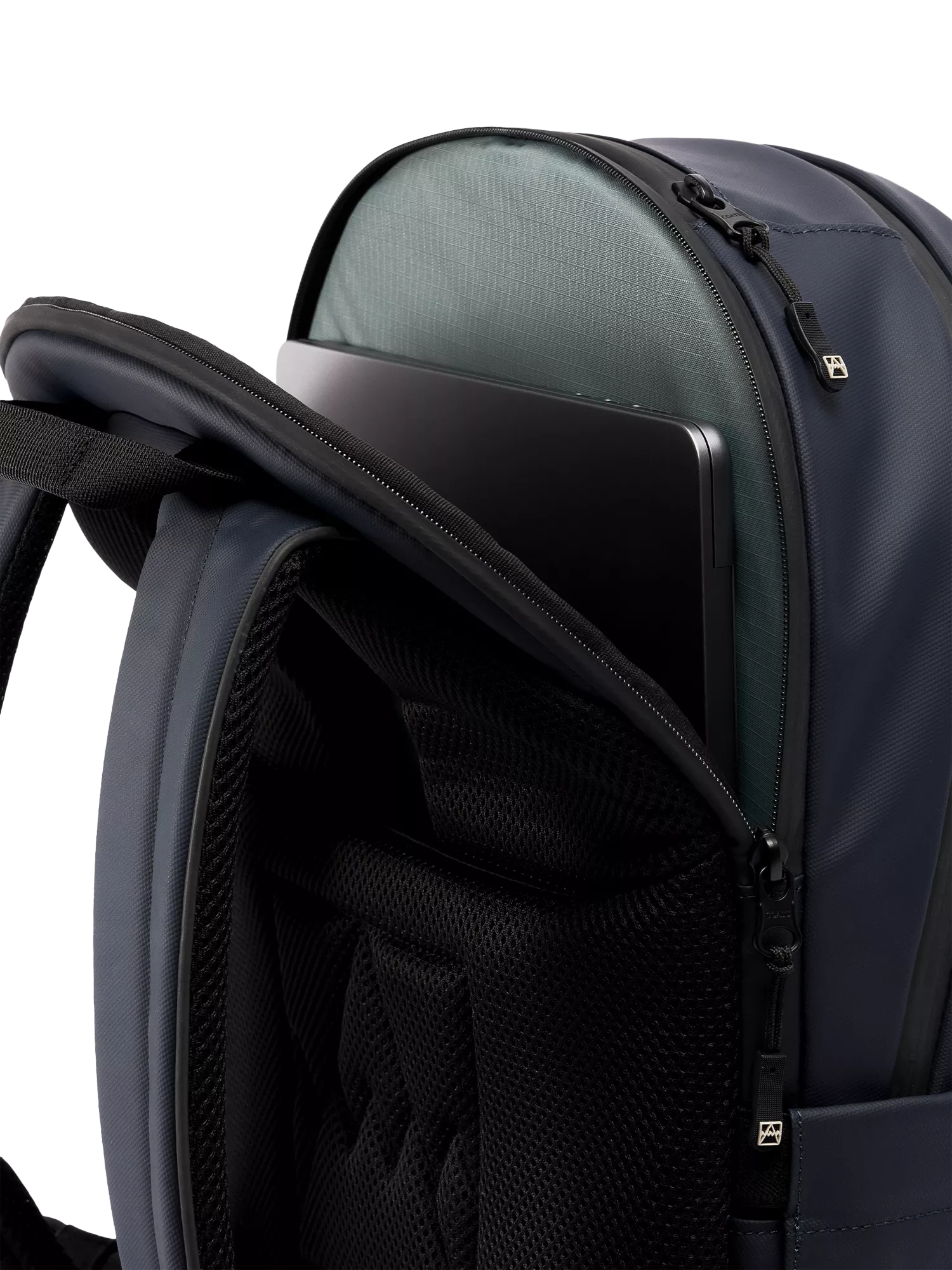 Stubble & Co Everyday Backpack 15L Midnight, UK version