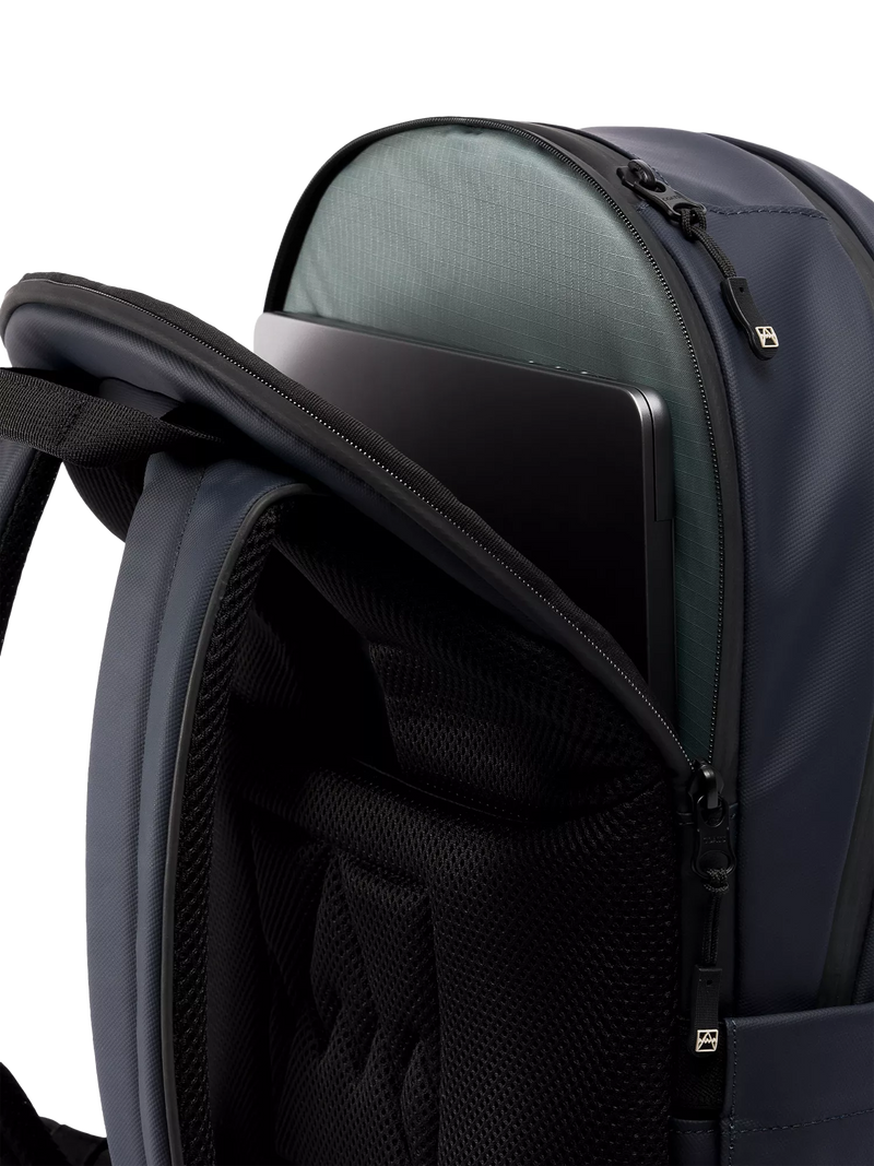 Stubble & Co Everyday Backpack 15L Midnight, UK version