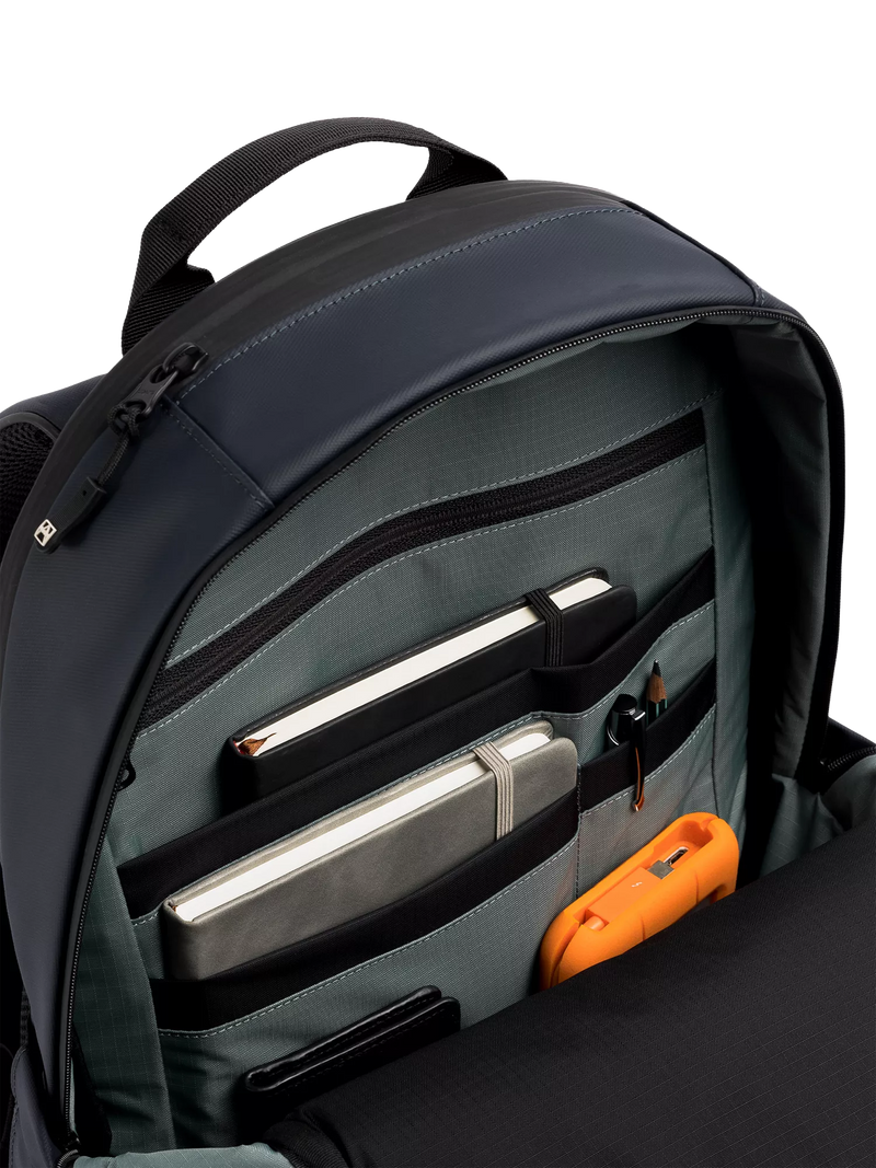 Stubble & Co Everyday Backpack 15L Midnight, UK version