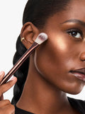 Hourglass No.16 highlighter brush - British product