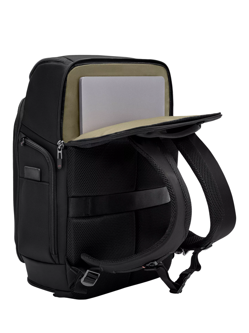 Briggs & Riley U-Zip travel backpack 32.5L, UK version