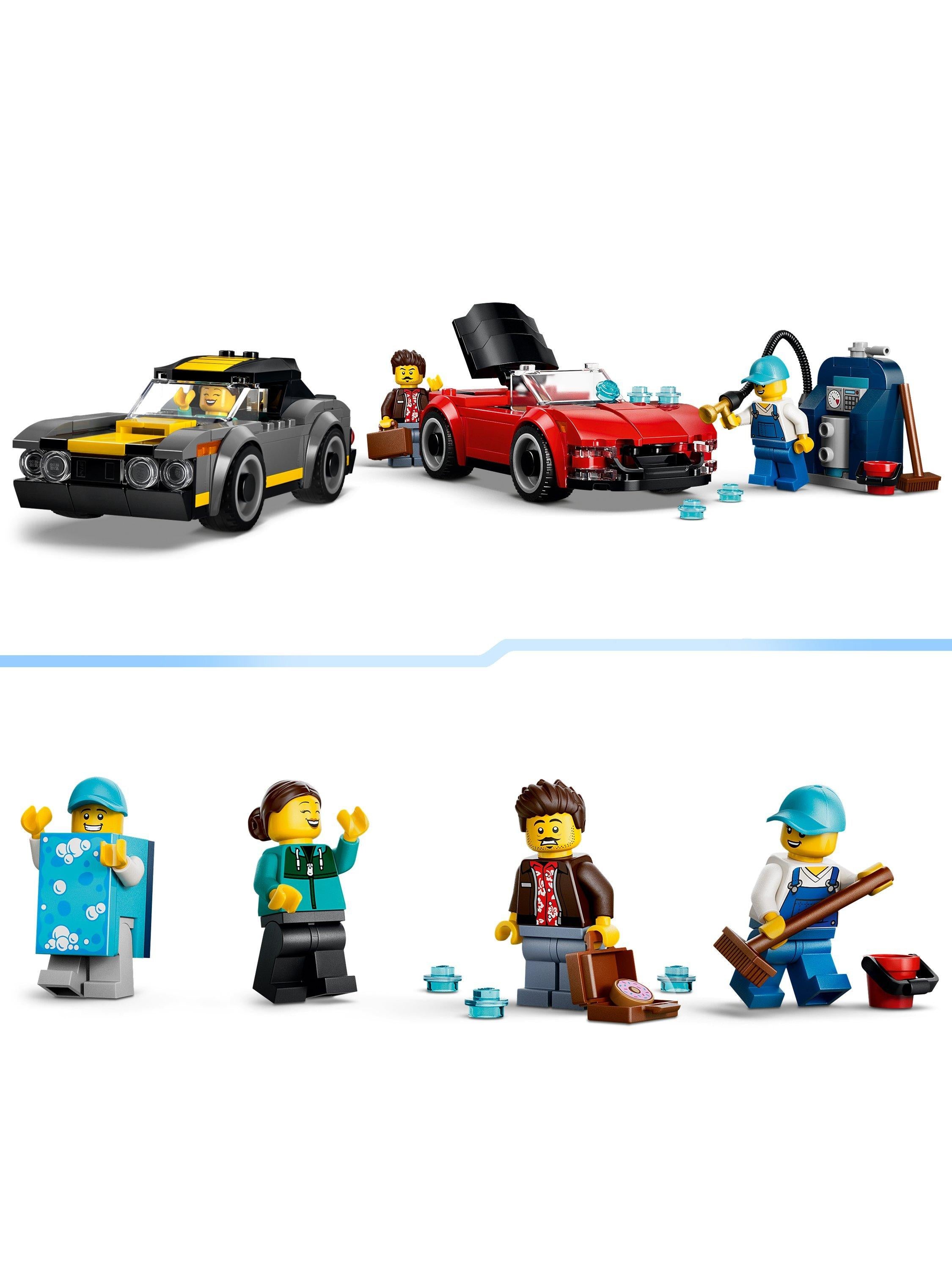 LEGO City Drive-Through Car Wash building kit 583 pieces (British brand)