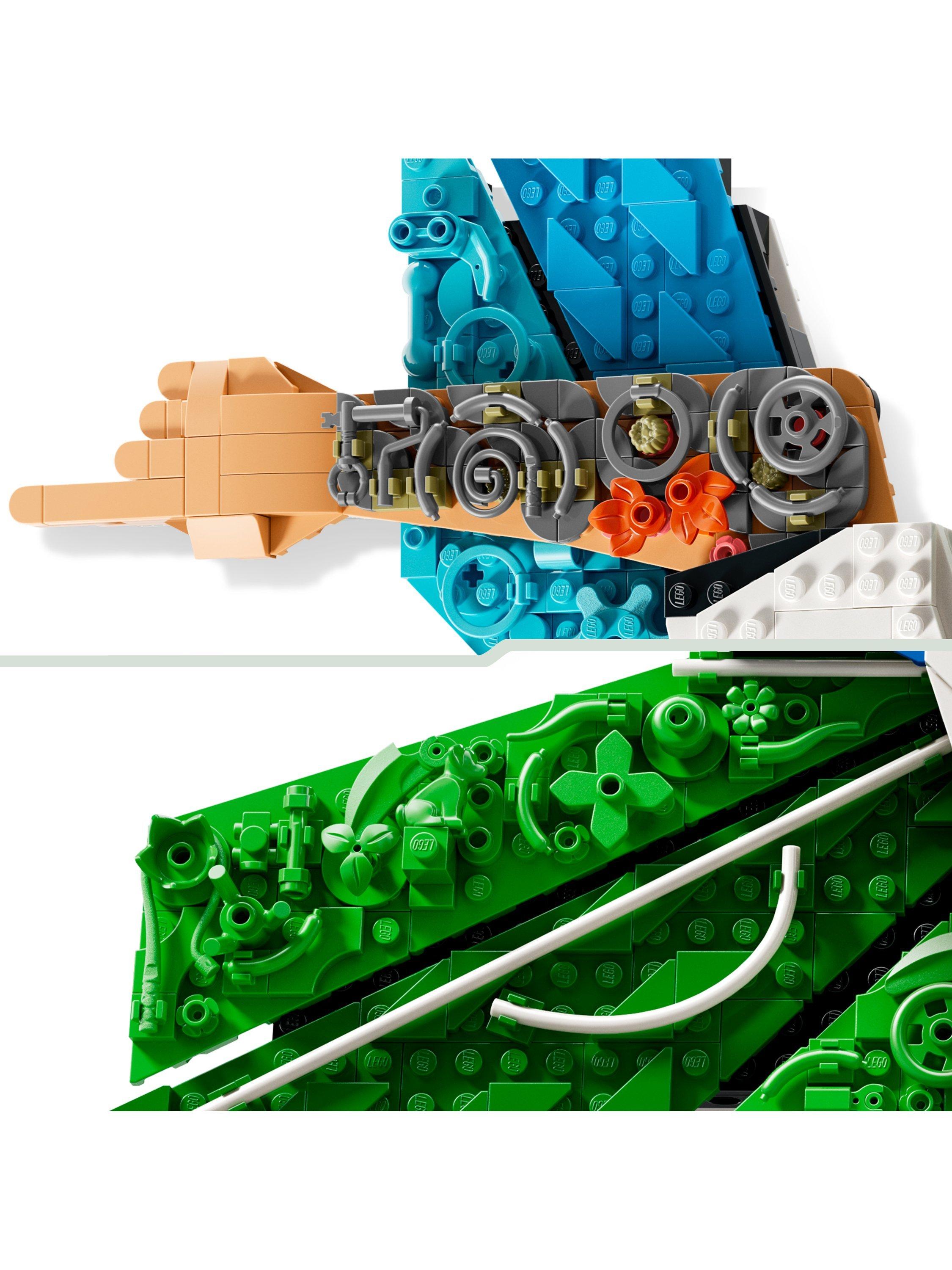 LEGO Editions Lionel Messi Celebration building set 1427 pieces, imported from the UK